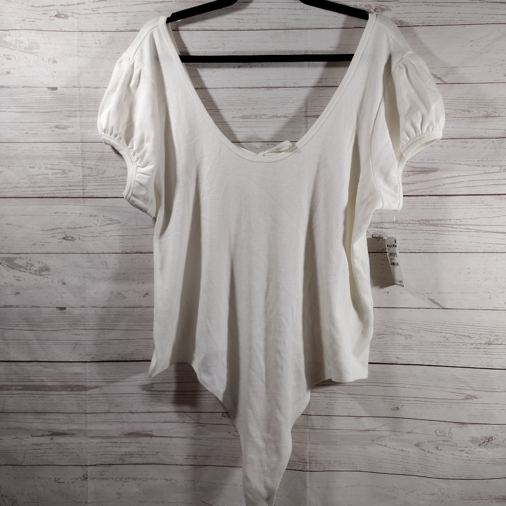 BP Off White Puffed Sleeve Keyhole Back Ribbed Bodysuit